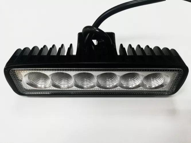 Фара светодиодная P003 18W Spot 6 дионов по 3W (габарит. разм. 45*57*160мм)