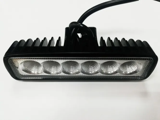 Фара светодиодная P003 18W Spot 6 дионов по 3W (габарит. разм. 45*57*160мм)