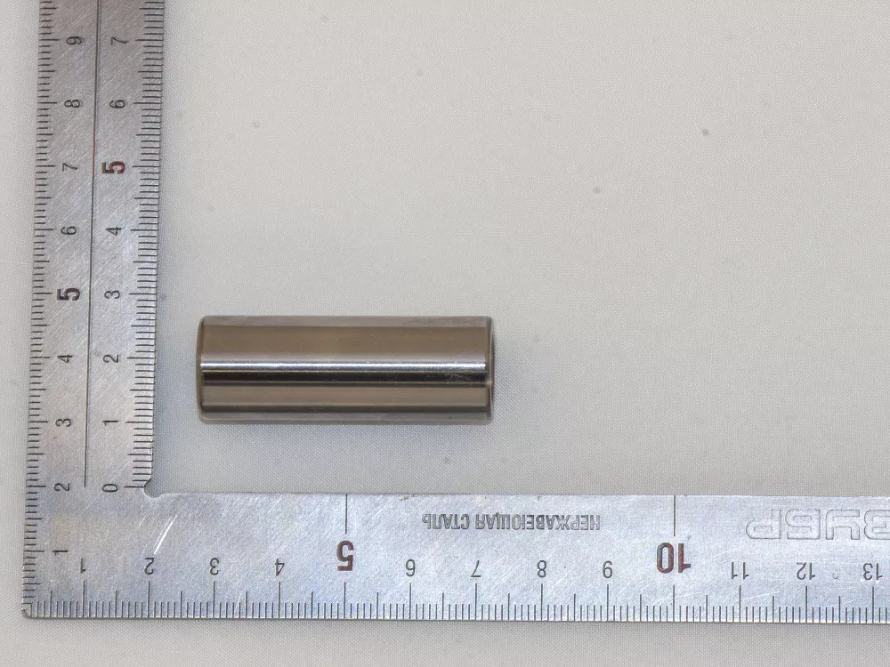 Палец поршневой 100101541