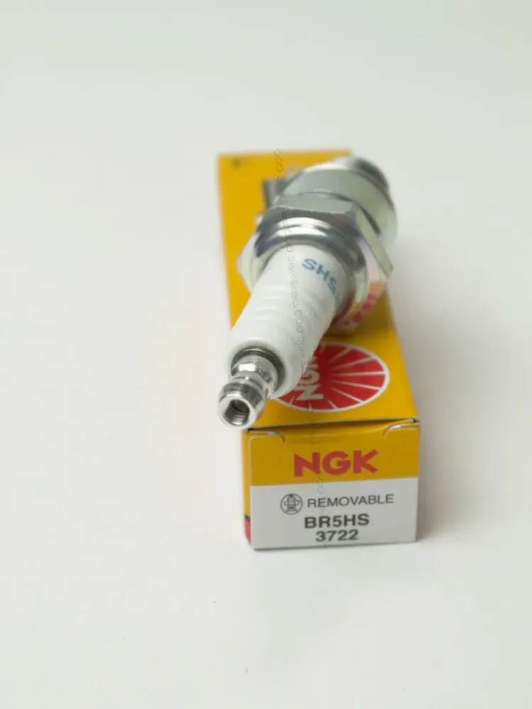 Свеча зажигания BR5HS